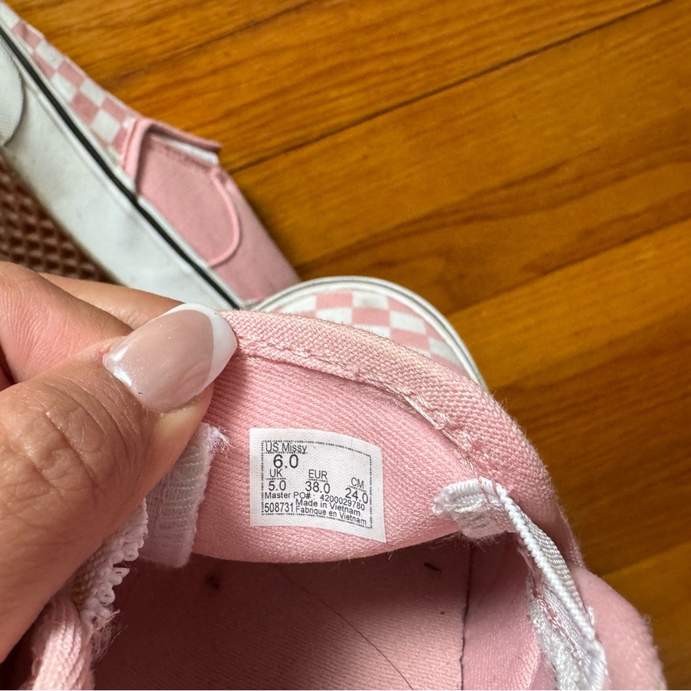 Girls Size 6 Big Kids Van Slip Ons - Picture 2 of 3